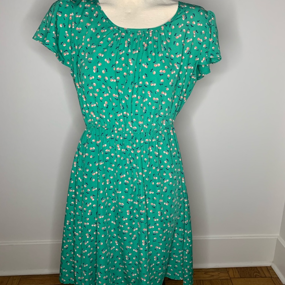 West Kei Green Peaches dress.  Size medium. NWOT.